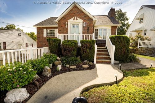 224 Dutch Rd, Charleston, WV, 25302-4440 | Card Image