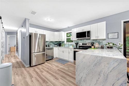 6 Ipswich Dr, Bella Vista, AR, 72714-1947 | Card Image