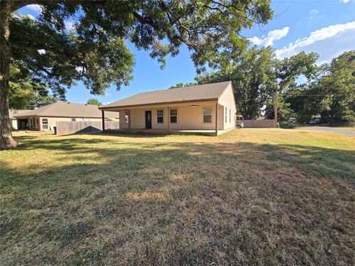 210 E El Camino Real, Weatherford, TX, 76087-6548 | Card Image
