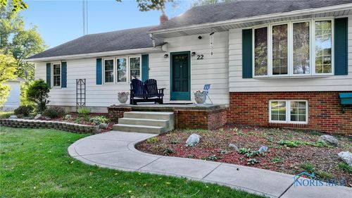 22 5th St, Waterville, OH, 43566-1301 | Card Image