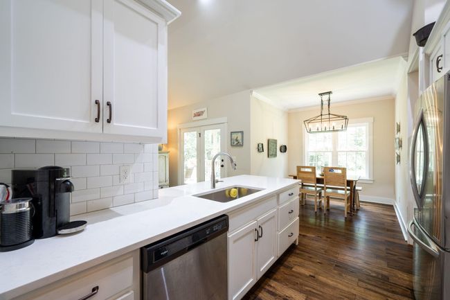 2024 Oak St, House other with 3 bedrooms, 2 bathrooms and null parking in Signal Mountain TN | Image 13