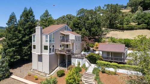 2554 Vineyard Road, Novato, CA, 94947 | Card Image