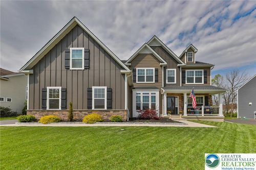 912 Fairway Dr, Forks Twp, PA, 18040-7460 | Card Image