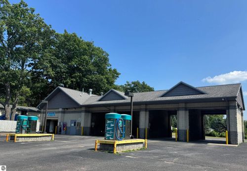 225 W Houghton Lake Dr, Prudenville, MI, 48651-8458 | Card Image