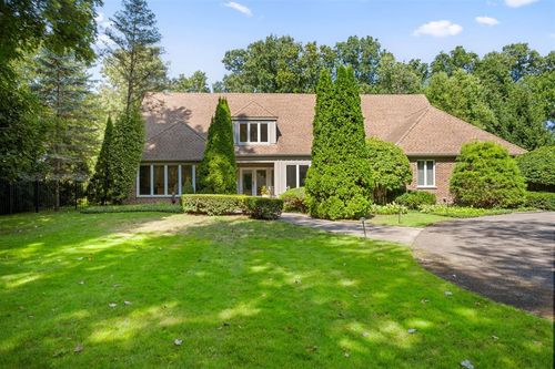 43 Indian Hill Rd, Winnetka, IL, 60093-3939 | Card Image
