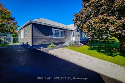 133 Corman Ave, House other with 3 bedrooms, 3 bathrooms and 4 parking in Stoney Creek ON | Image 3