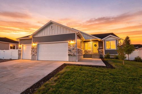 2276 E Boxwood Ln, Eagle Mountain, UT, 84005-6559 | Card Image