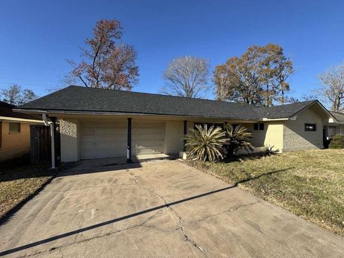 1011 Oak Dr, Liberty, TX, 77575-3709 | Card Image