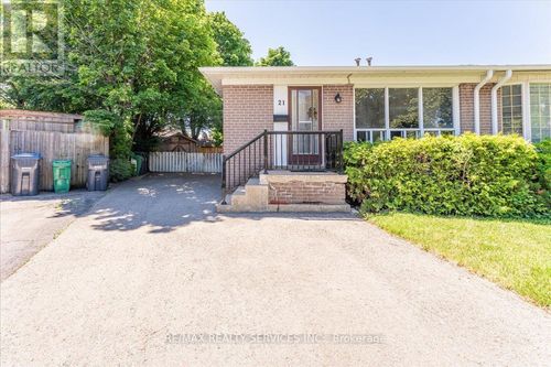 21 Welbeck Drive, Brampton (Northwood Park), ON, L6X2K9 | Card Image