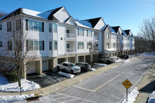 112 Regency Ct, Morganville, NJ, 07751-5208 | Card Image