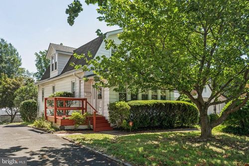 375 Church Rd, JENKINTOWN, PA, 19046-4318 | Card Image