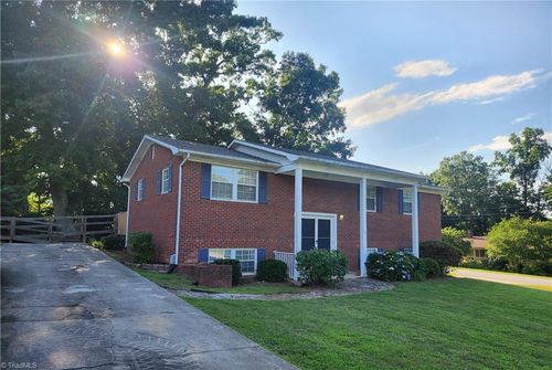 100 Craig Dr, Archdale, NC, 27263-3011 | Card Image