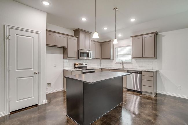 5716 High Plains Trl, House other with 5 bedrooms, 3 bathrooms and null parking in Joshua TX | Image 10