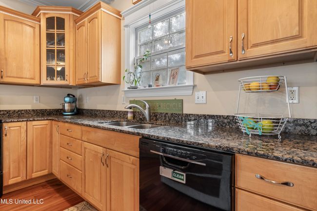 Kitchen | Image 17