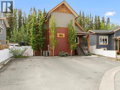 11-19 Wann Rd, Whitehorse, YT, Y1A0K4 | Card Image
