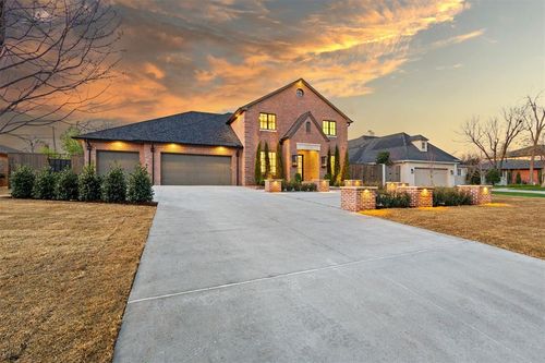 1804 Coventry Ln, Nichols Hills, OK, 73120-4704 | Card Image