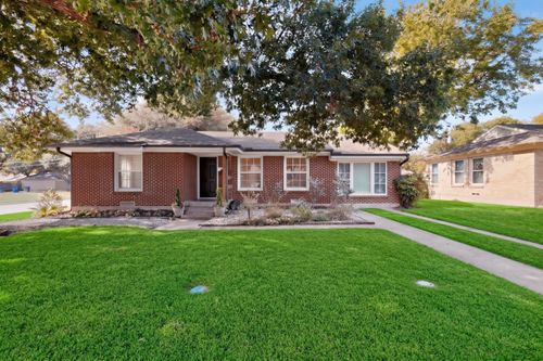 455 Hambrick Rd, Dallas, TX, 75218-1744 | Card Image