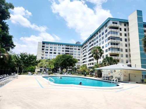apt-414-4330 Hillcrest Dr, Hollywood, FL, 33021-7934 | Card Image