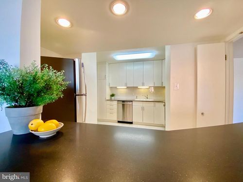 apt-302-3800 Fairfax Dr, ARLINGTON, VA, 22203-1786 | Card Image