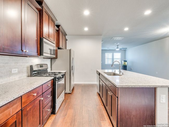 5627 Chestnut Xing, House other with 3 bedrooms, 3 bathrooms and null parking in San Antonio TX | Image 17