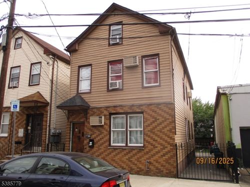 7 Kossuth St, Newark, NJ, 07105-3313 | Card Image