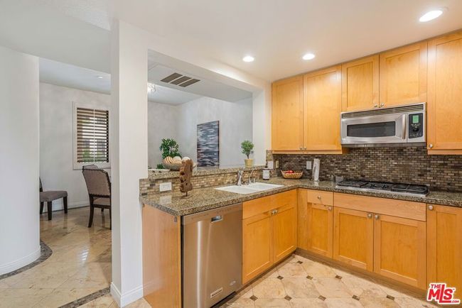 APT-335 - 5625 Crescent Park W, Condo with 2 bedrooms, 3 bathrooms and 2 parking in Playa Vista CA | Image 7