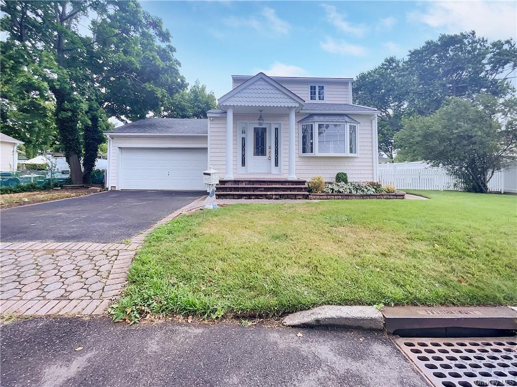 4th St, Ronkonkoma, NY 11779