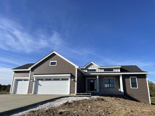W261N6831 Prairie Ct, Sussex, WI, 53089 | Card Image