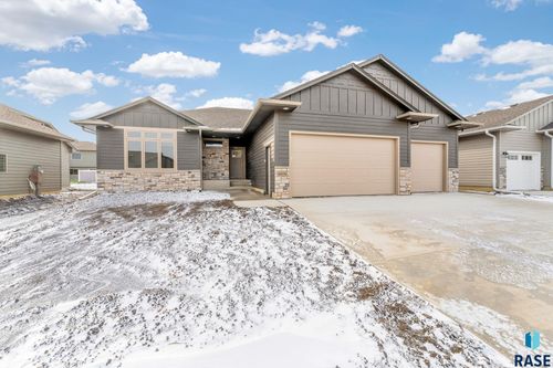 8809 Rathburn St, Sioux Falls, SD, 57106 | Card Image