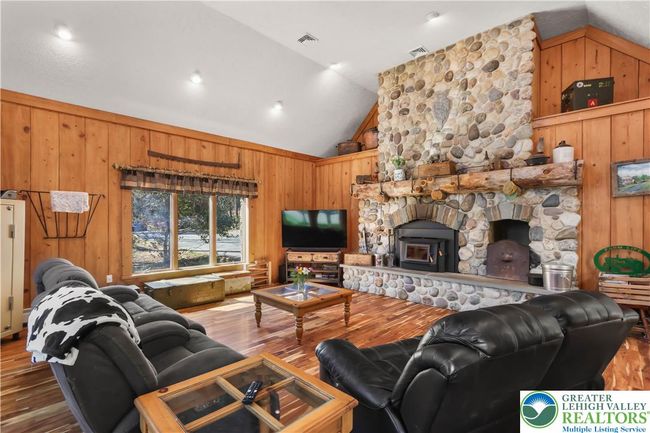 With Warm Wood Flooring and Solid Pine Walls | Image 29