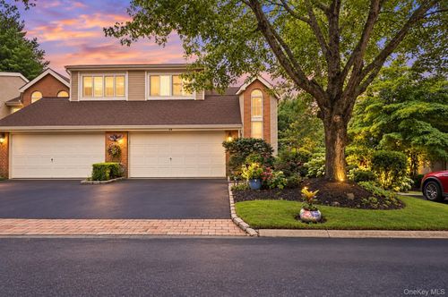 23 Willow Ridge Dr, Smithtown, NY, 11787-1561 | Card Image