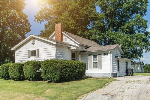 582 County Road 1525e, Greenup, IL, 62428-3225 | Card Image