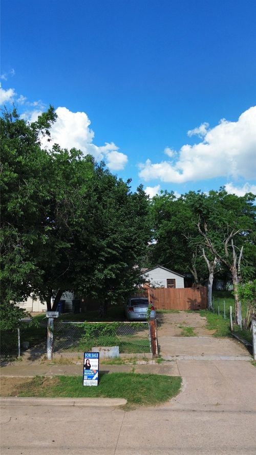 3310 Wake St, Dallas, TX, 75212-2935 | Card Image
