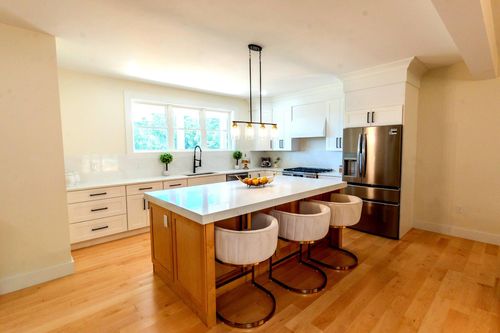 55 Indian Rock Rd, Bedford, NH, 03110-4219 | Card Image