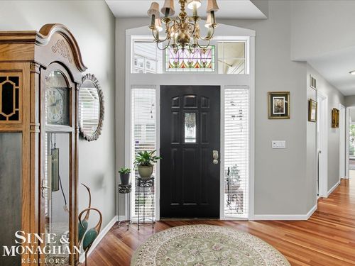 820 Milford Glen Cir, Milford, MI, 48381-2076 | Card Image