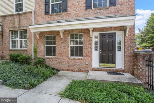 1 Old Stock Ln, Trenton, NJ, 08611-3413 | Card Image