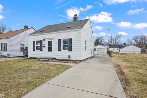 22095 Rausch Ave, Eastpointe, MI, 48021-2539 | Card Image
