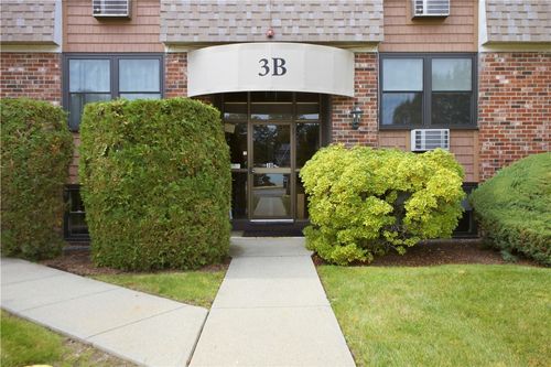 304b-510 Child St, Warren, RI, 02885-1827 | Card Image