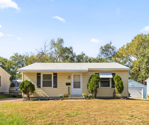 2910 Wyoming Ave S, Saint Louis Park, MN, 55426-3042 | Card Image