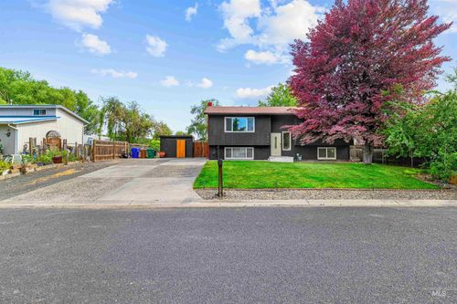 1806 Powers Dr, Lewiston, ID, 83501-6033 | Card Image