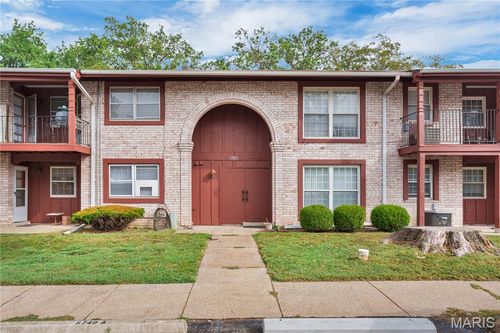 apt-c-8740 Santa Bella Dr, Hazelwood, MO, 63042-2925 | Card Image