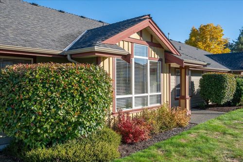 703-261 Mills St, Parksville, BC, V9P2N5 | Card Image