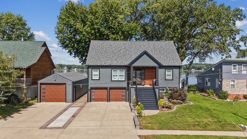 835 1st Ave, Hampton, IL, 61256-7711 | Card Image
