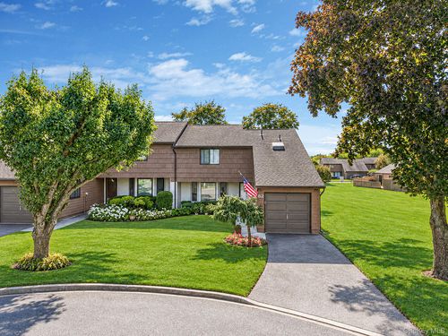 82 Rhett Ct, Commack, NY, 11725-4639 | Card Image