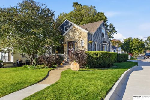 6452 William Street, Omaha, NE, 68106 | Card Image