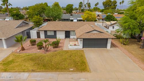 8716 E Mitchell Dr, Scottsdale, AZ, 85251-5061 | Card Image