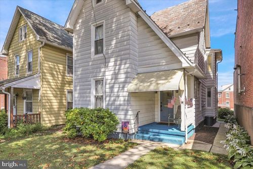 203 W Broad St, READING, PA, 19607-2503 | Card Image