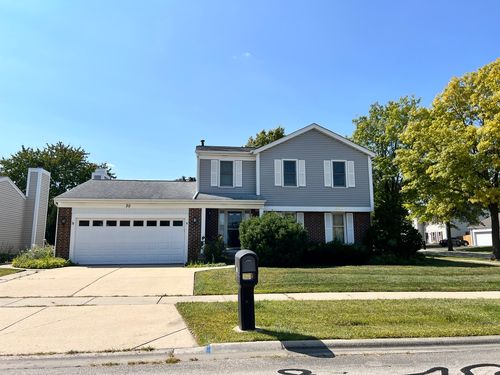 30 Wildwood Dr, Roselle, IL, 60172-1944 | Card Image