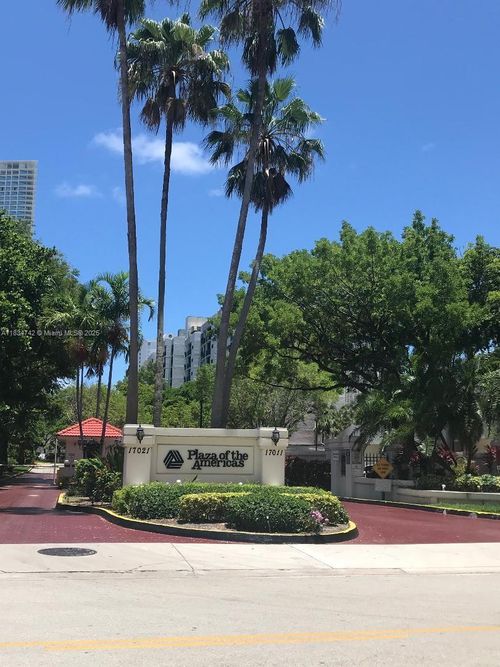 apt-319-16909 N Bay Rd, Sunny Isles Beach, FL, 33160-4223 | Card Image