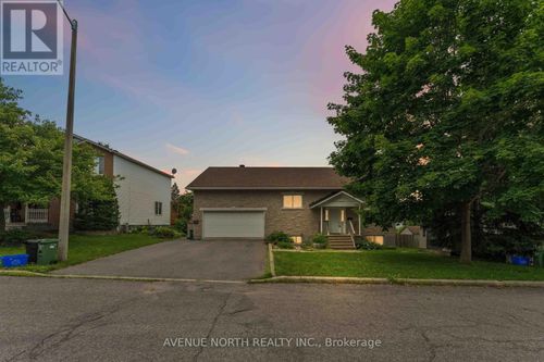 6803 Barsona Place, Ottawa, ON, K1C1J2 | Card Image